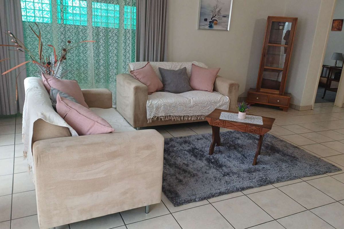 House huge potential - Photo 2