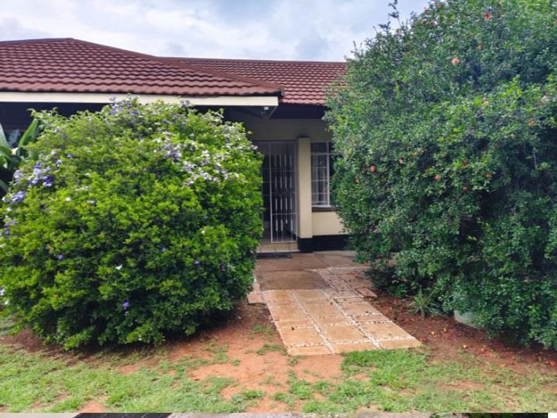 Lovely home with garden flat - Photo 4