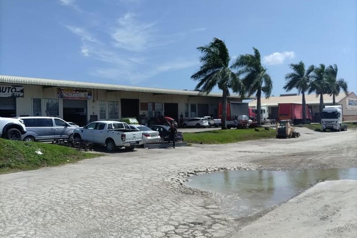 Ideal Location for Your Business on Main Harding Road! - Photo 4