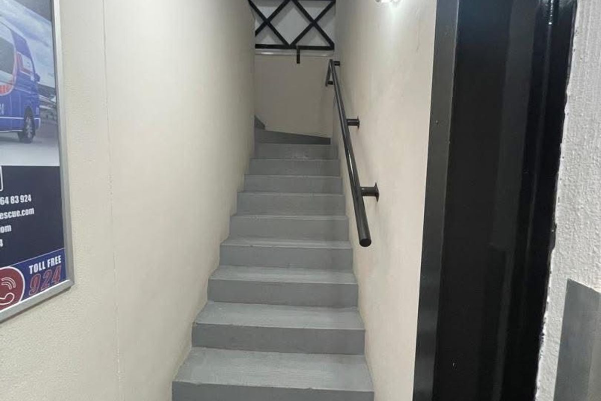 Office Building in Windhoek West - Photo 5