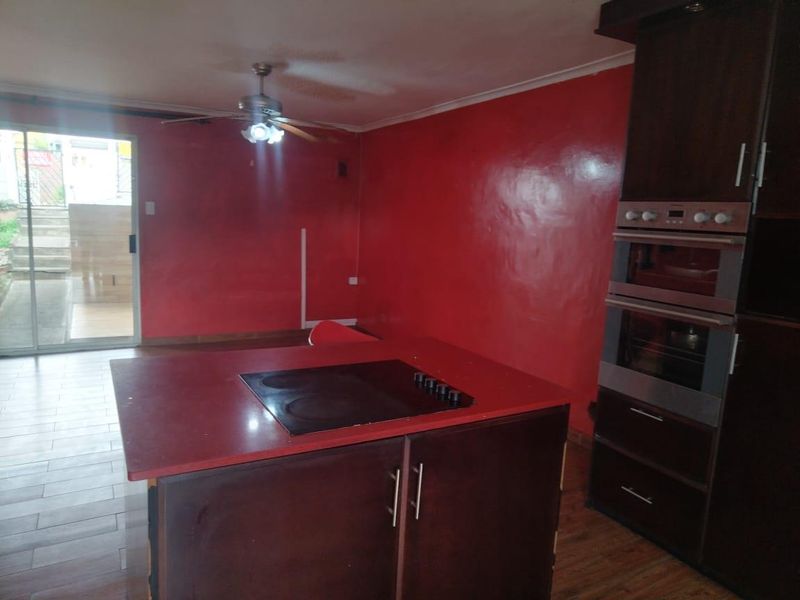 3 Bedroom House with 2 Floors and Extention Plan . - Photo 4