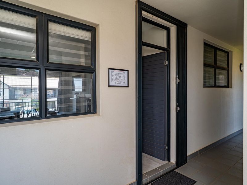 2 bedroom apartment in Kingsgate Estate - Photo 3