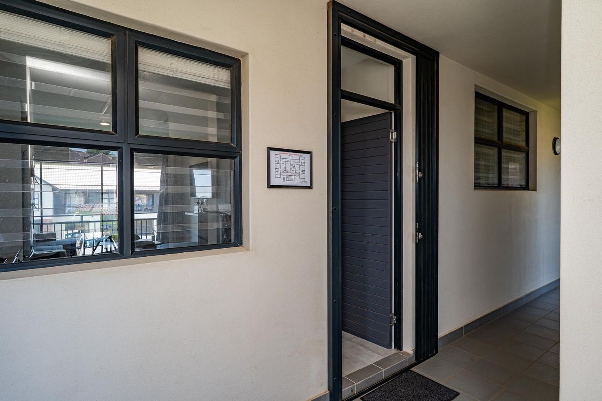 2 bedroom apartment in Kingsgate Estate - Photo 3