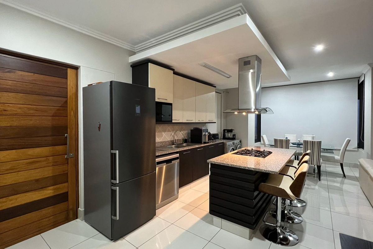 LUXURIOUS, ELEGANT  SECURE  FURNISHED APARTMENT - Photo 5