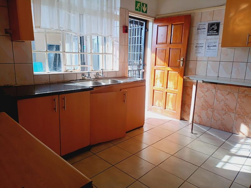 42 bedrooms NSFAS Accredited Student Accommodation for sale - Photo 8