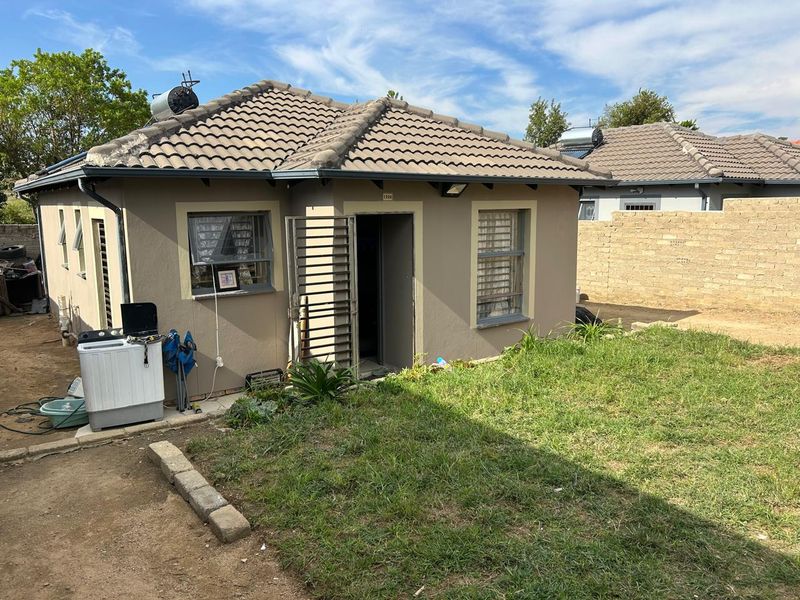 Riverside View R 980 000 3 Beds , 1 Bath - Photo 2