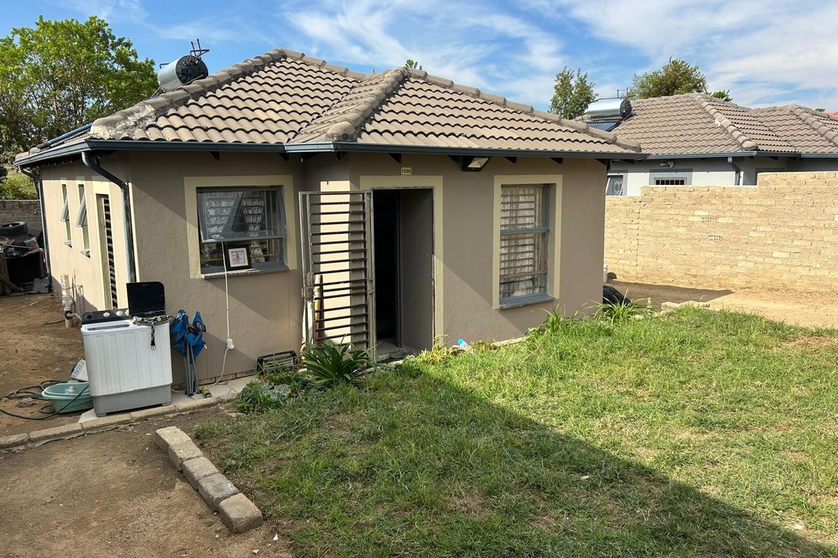 Riverside View R 980 000 3 Beds , 1 Bath - Photo 2