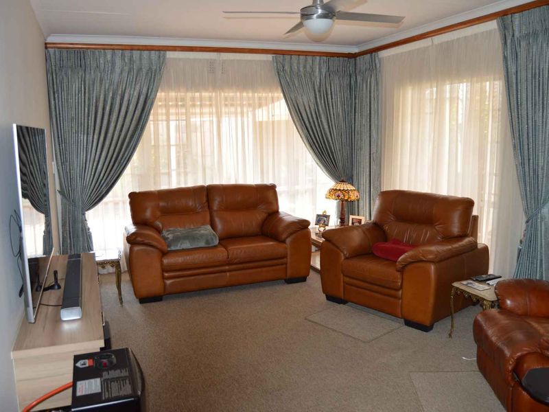 Modern Three Bedroom Family Home For Sale in Brackendowns - Photo 5