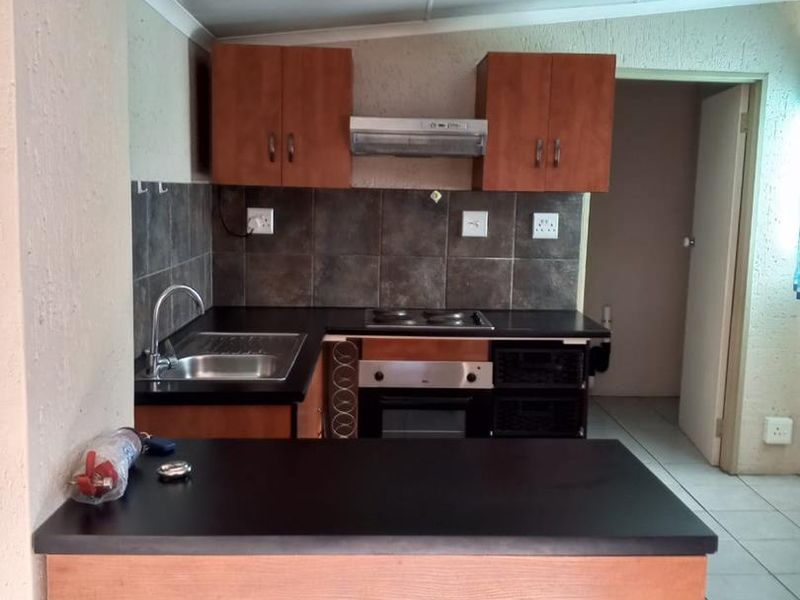Bachelor’s Flat To Rent – Peaceful Garden Retreat - Photo 5