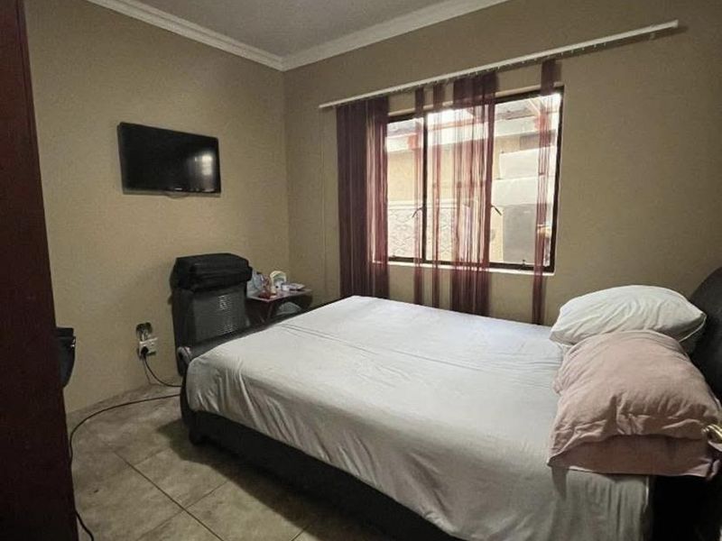 Double-Storey Family Home | Cimbebasia N$ 2,700,000 excluding costs - Photo 10