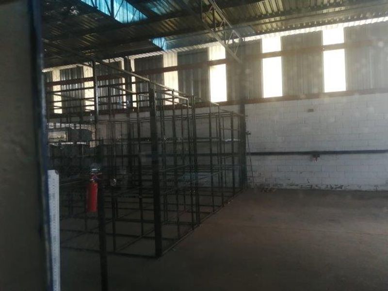 INTERLINK FRIENDLY WAREHOUSE FOR SALE - LAFRENZ - Photo 4
