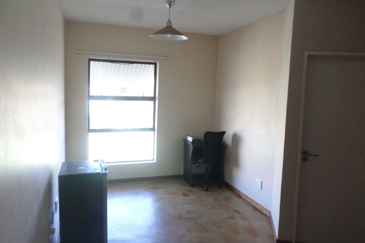 The Wall, 2 Bedroom for sale - Photo 2