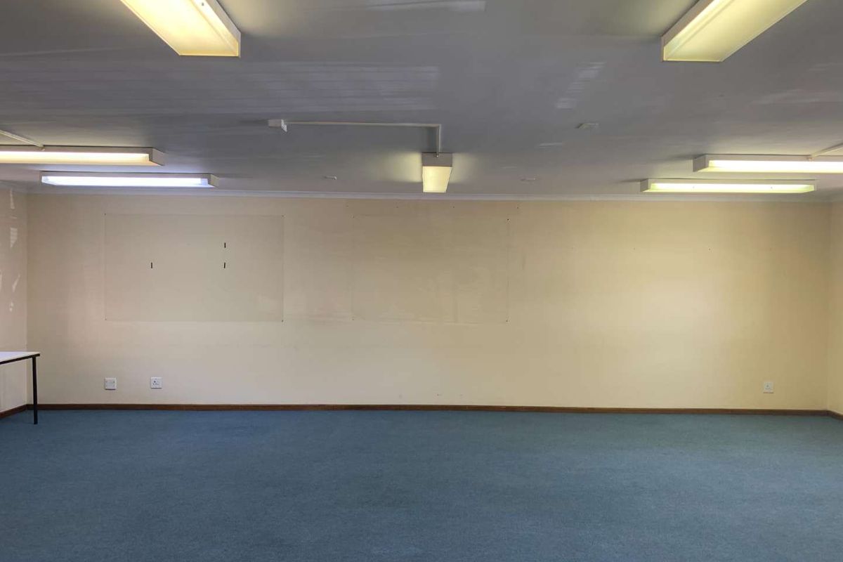 Prime Ground Floor Office Space Next to Howard Centre - Photo 5