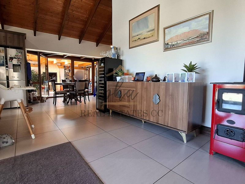 Family Home for Sale – Stylish & Move-In Ready - Photo 5