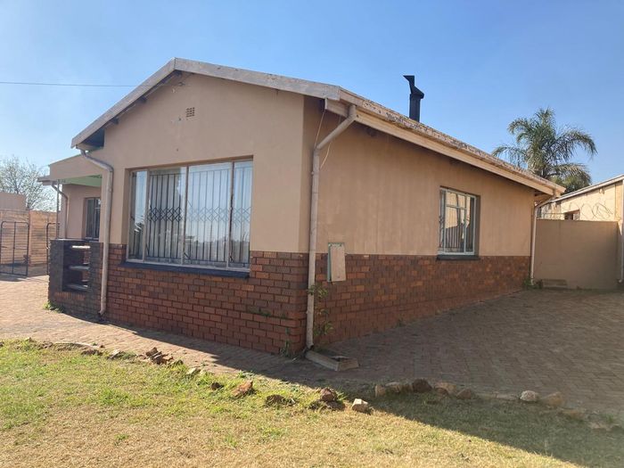Property #2485945, House Rental Monthly in Witpoortjie