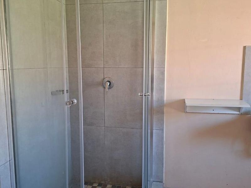 3-Bedroom Pet-Friendly Family Home in Noordsig - Photo 10