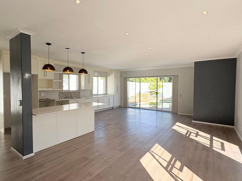 Three Bedroom - Family Home To Rent In Kirstenhof! - Photo 2