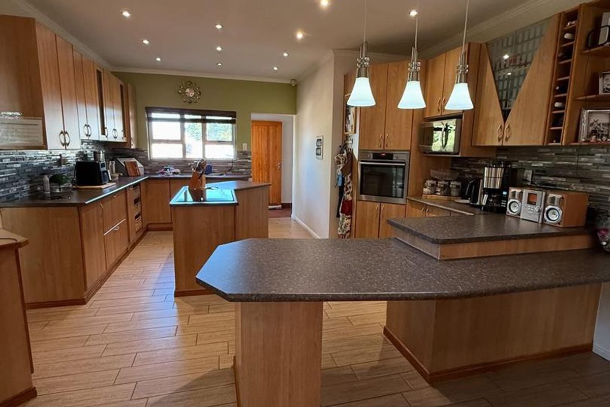 Hochland Park- For Sale- N$3 250 000 - Photo 2