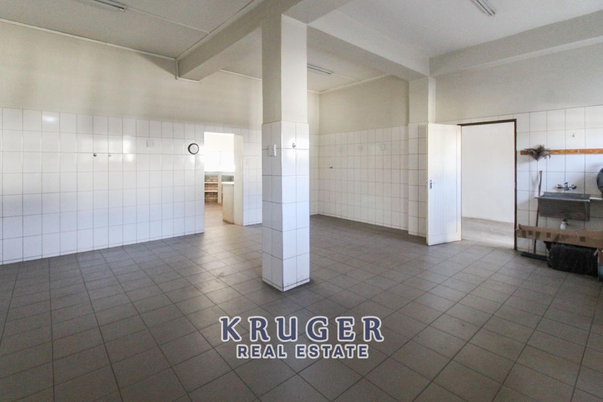 Business property available in the heart of Outjo - Photo 5