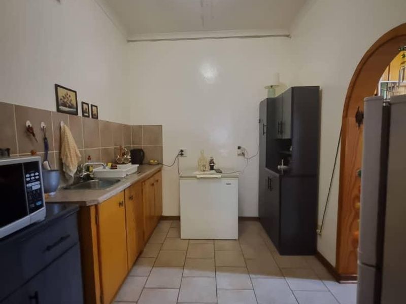 Big Family Home with a Flat for Sale (Mariental) – Great Investment - Photo 6