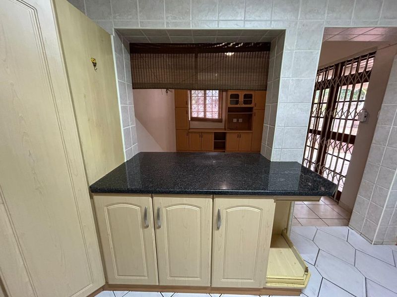 Spacious Family Home with Pool in Desirable Meer En See - Photo 4