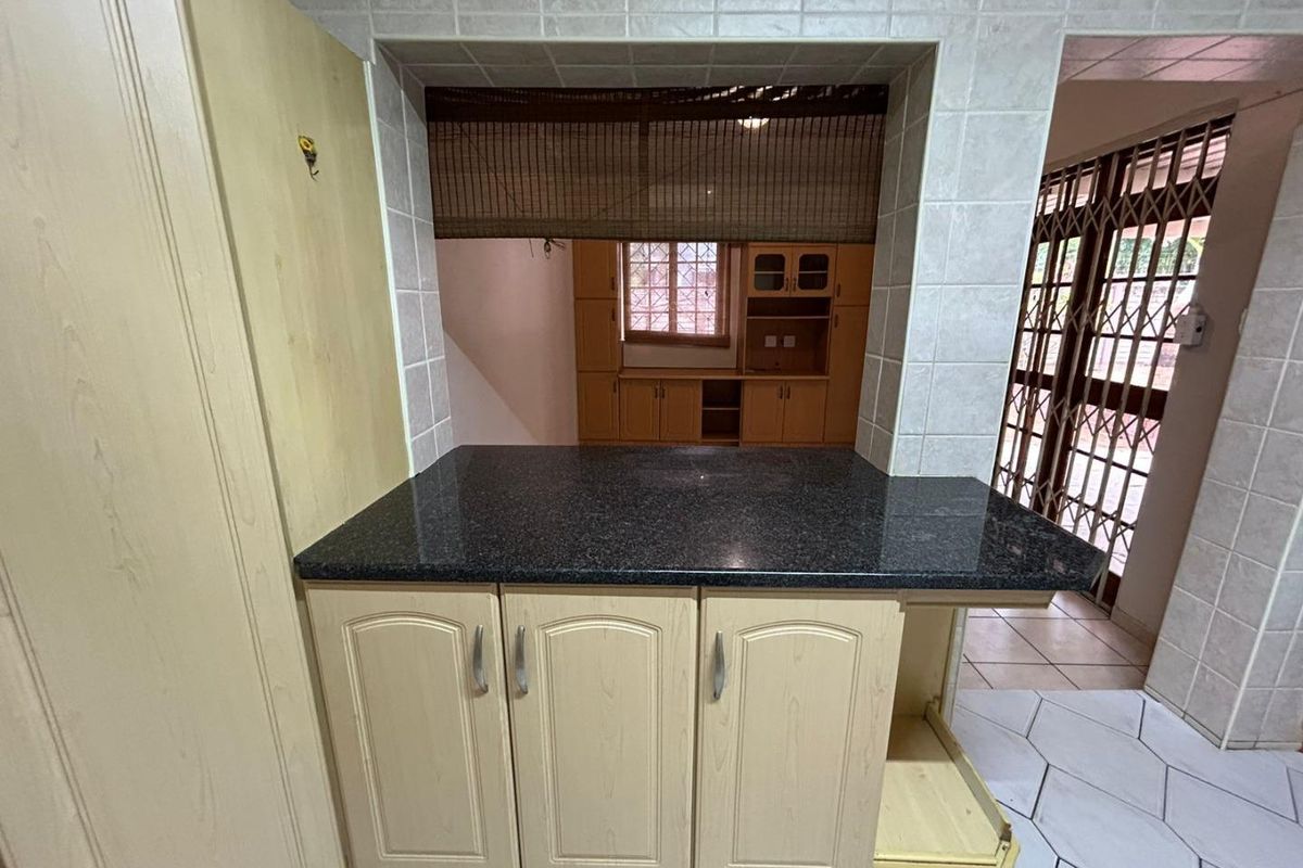 Spacious Family Home with Pool in Desirable Meer En See - Photo 4