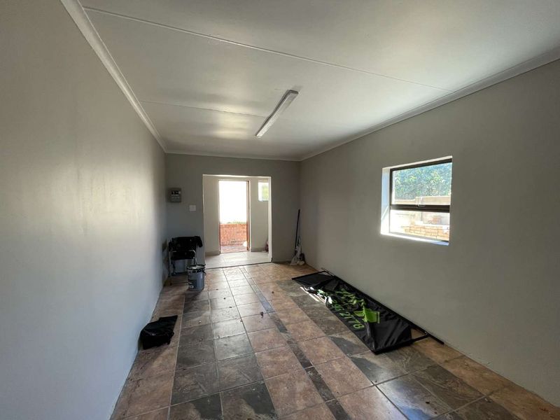 Newly Renovated 3 Bedroom Luxury Home For Sale in Hartenbos Central - Photo 8