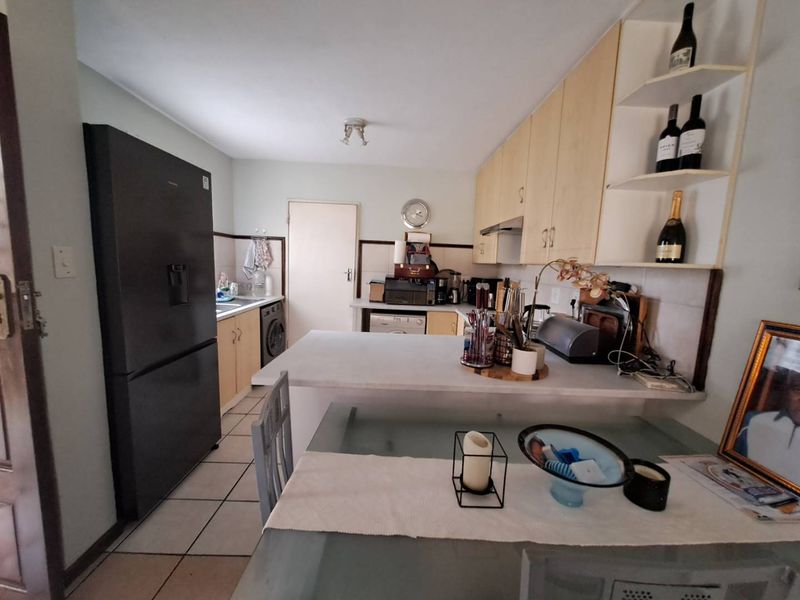 BEAUTIFUL Apartment for sale in Eco Park Estate. - Photo 4