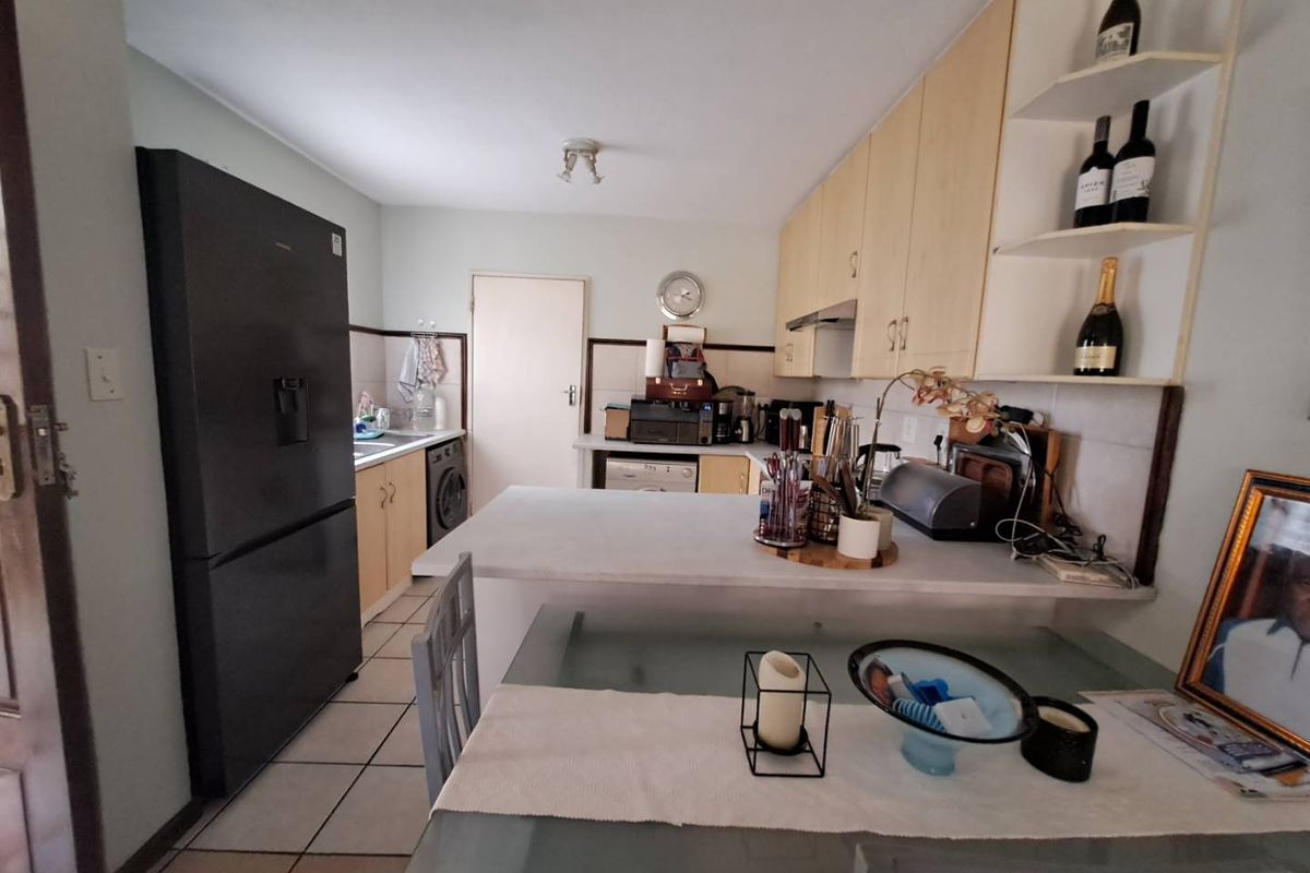 BEAUTIFUL Apartment for sale in Eco Park Estate. - Photo 4