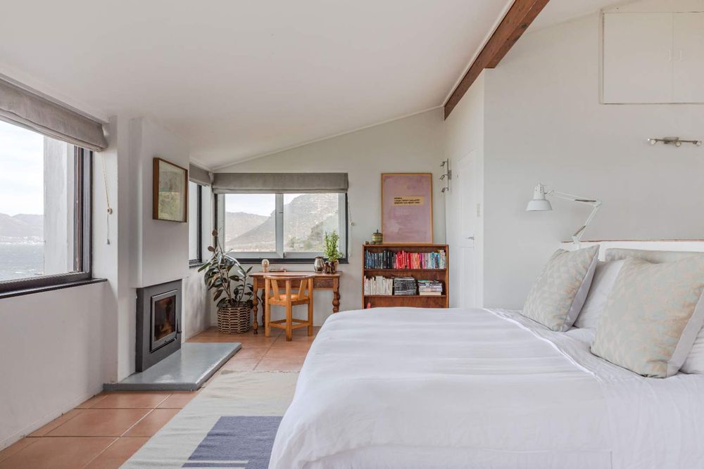 Master bedroom with king size bed