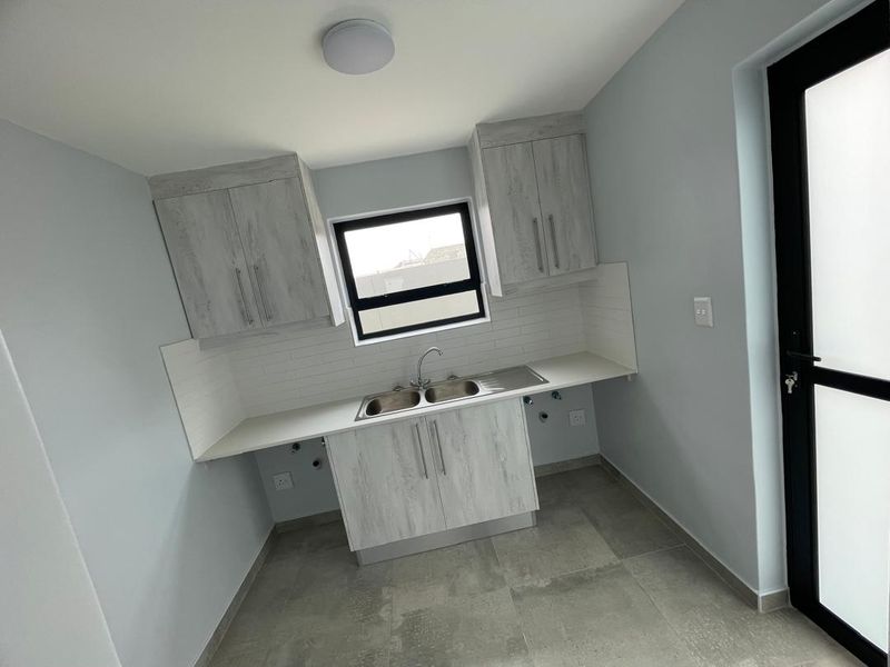 FAMILY HOUSE UNDER CONSTRUCTION EDC: JULY 2026 - Photo 8