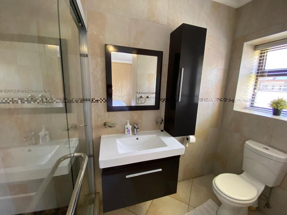 Ground floor, bedroom 2 with en-suite bathroom. 