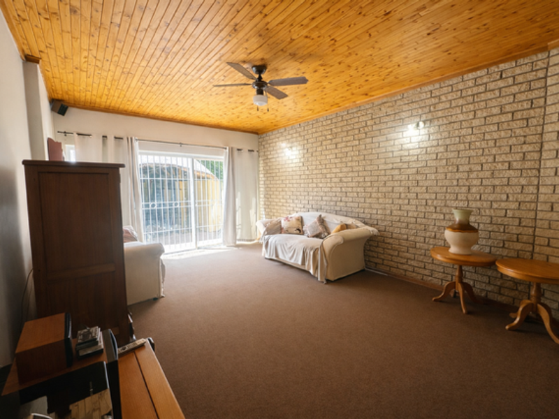 Furnished Home with Borehole in Quiet Cul-de-Sac – Bultfontein - Photo 8