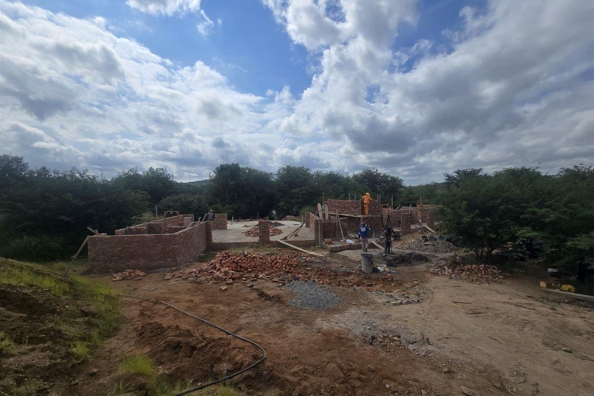 Brand-New Luxury Bushveld Home – Move-In Ready by End August! - Photo 3