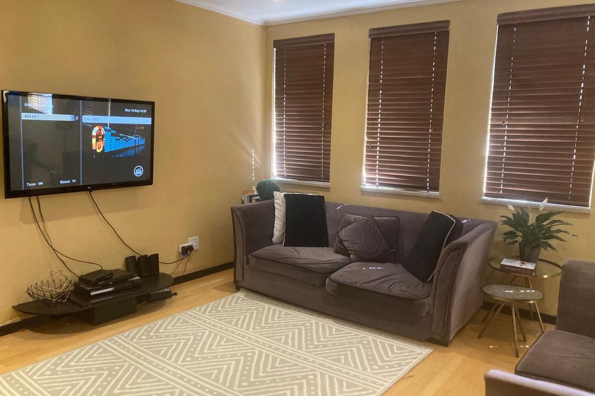 1 Bedroom Apartment / Flat for Sale in Johannesburg Central - Photo 3