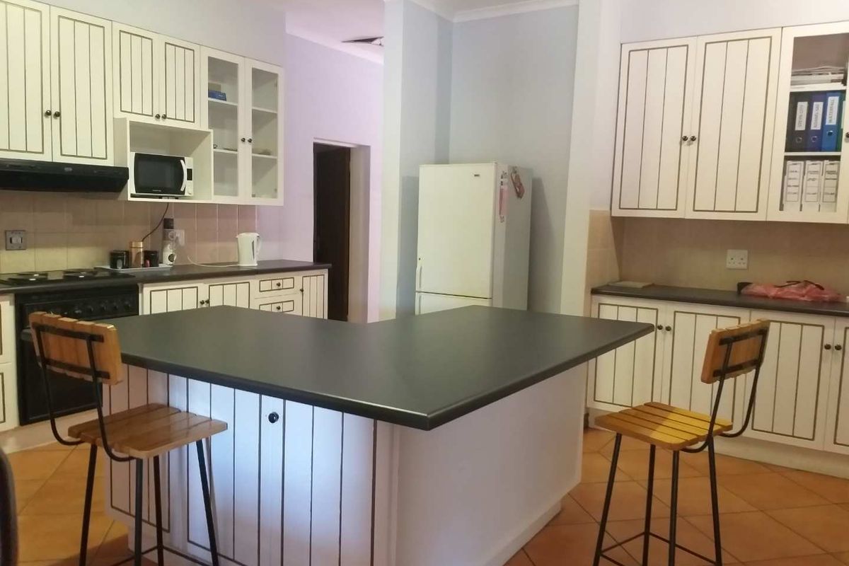 BACK ON MARKET - - Photo 2