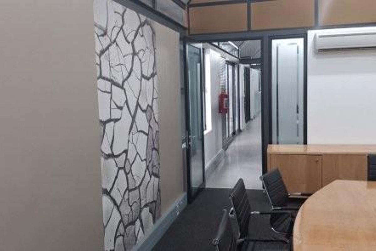 A-Grade Office To Let - Photo 4