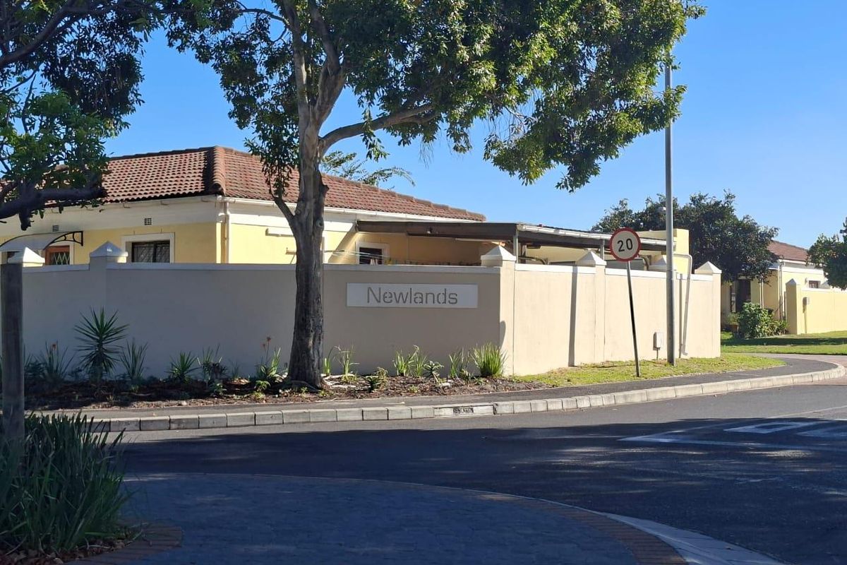 Comfortable Living in a Secure and safe Estate - The Perfect Starter Home - Photo 2