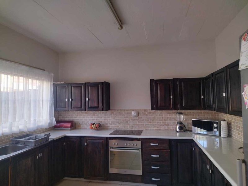 Beautiful townhouse for sale in The Orchards - Photo 2