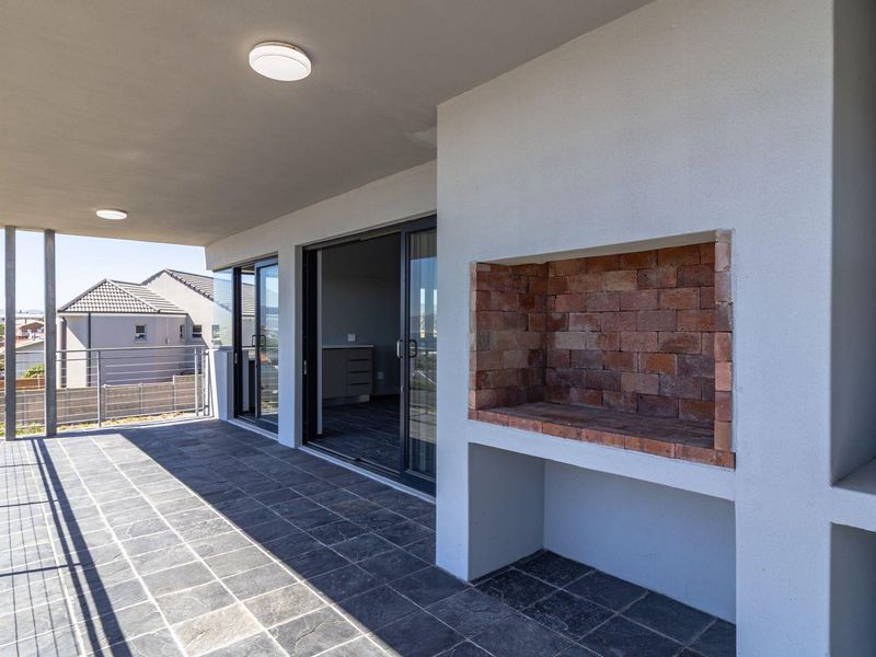 Luxurious, Brand New De Kelders Home - Photo 6