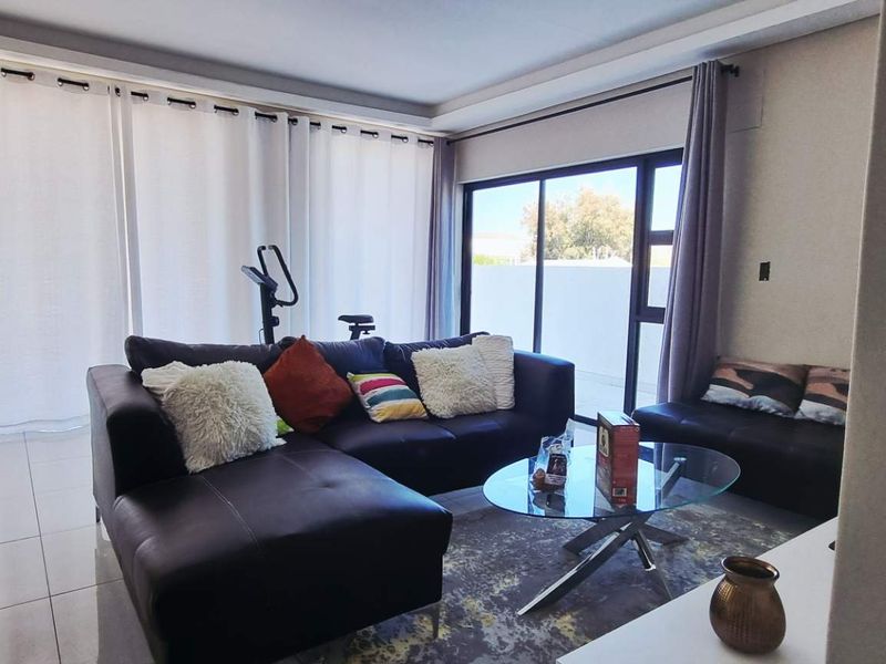 Cimbebasia 3 bedroom house with flat - Photo 4