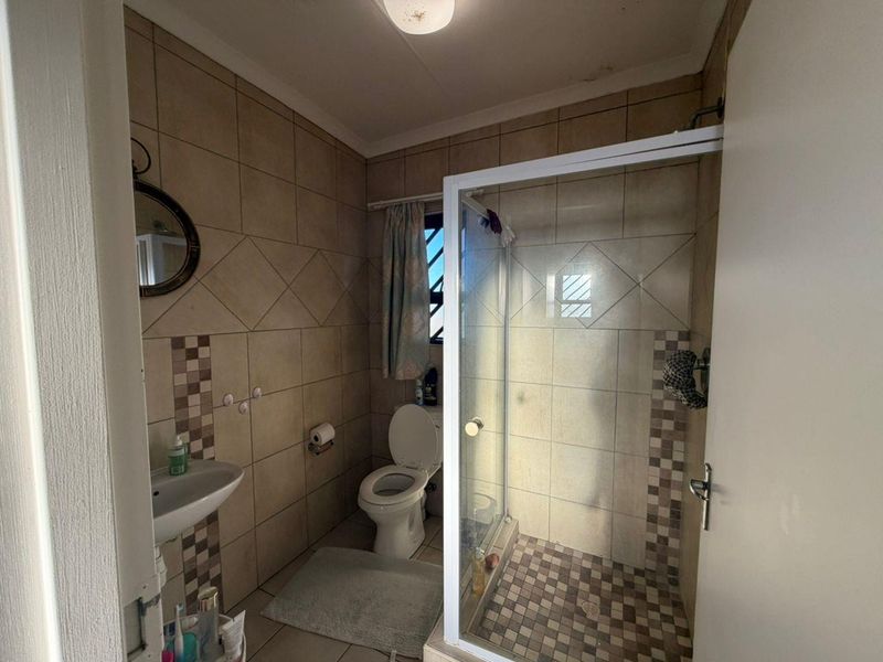 2 BEDROOM APARTMENT FOR SALE - ROCKY CREST - Photo 8