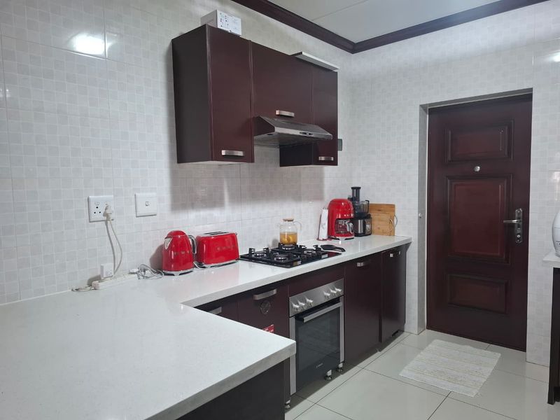 Live in the centre of it all- before it's all gone - Photo 3