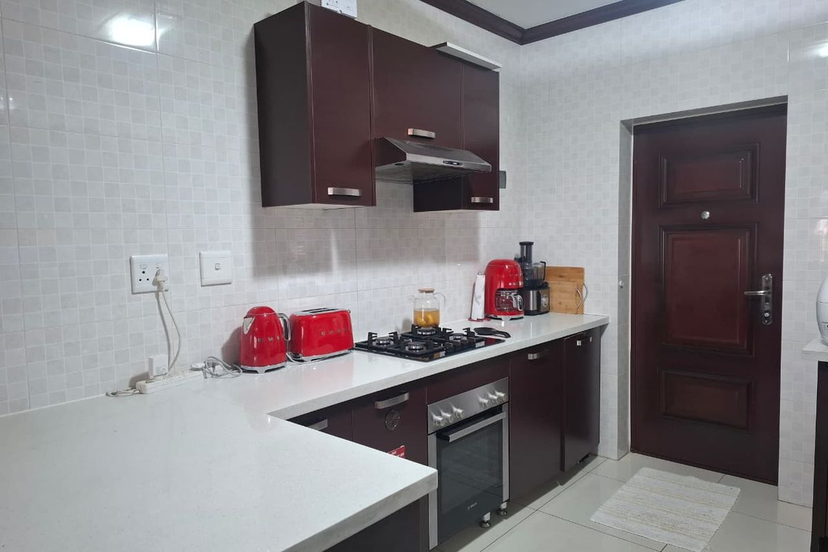 Live in the centre of it all- before it's all gone - Photo 3