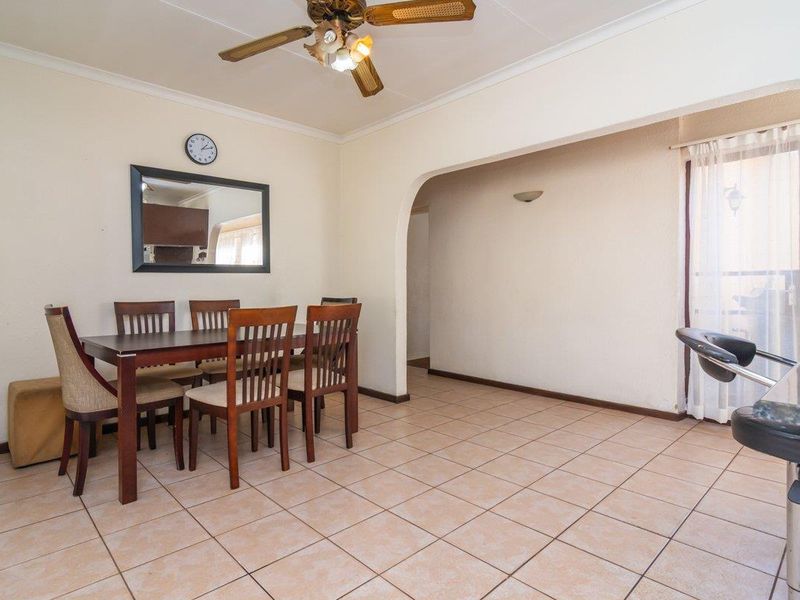 Sunny, spacious and  full of potential in Breunanda! - Photo 3