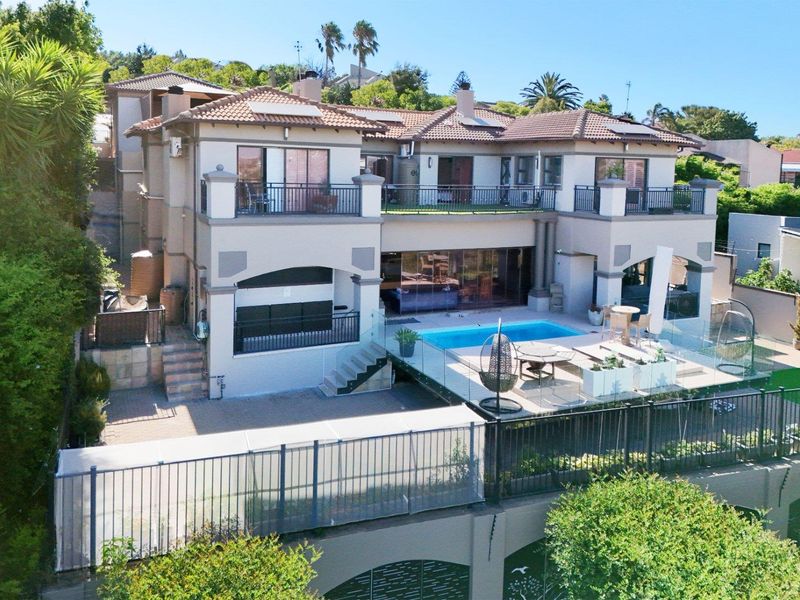 Entertainer’s Dream Home With Spectacular Views - Photo 2