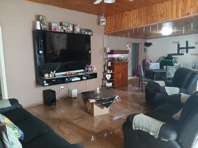 Family Home For Sale with Solar - Photo 5