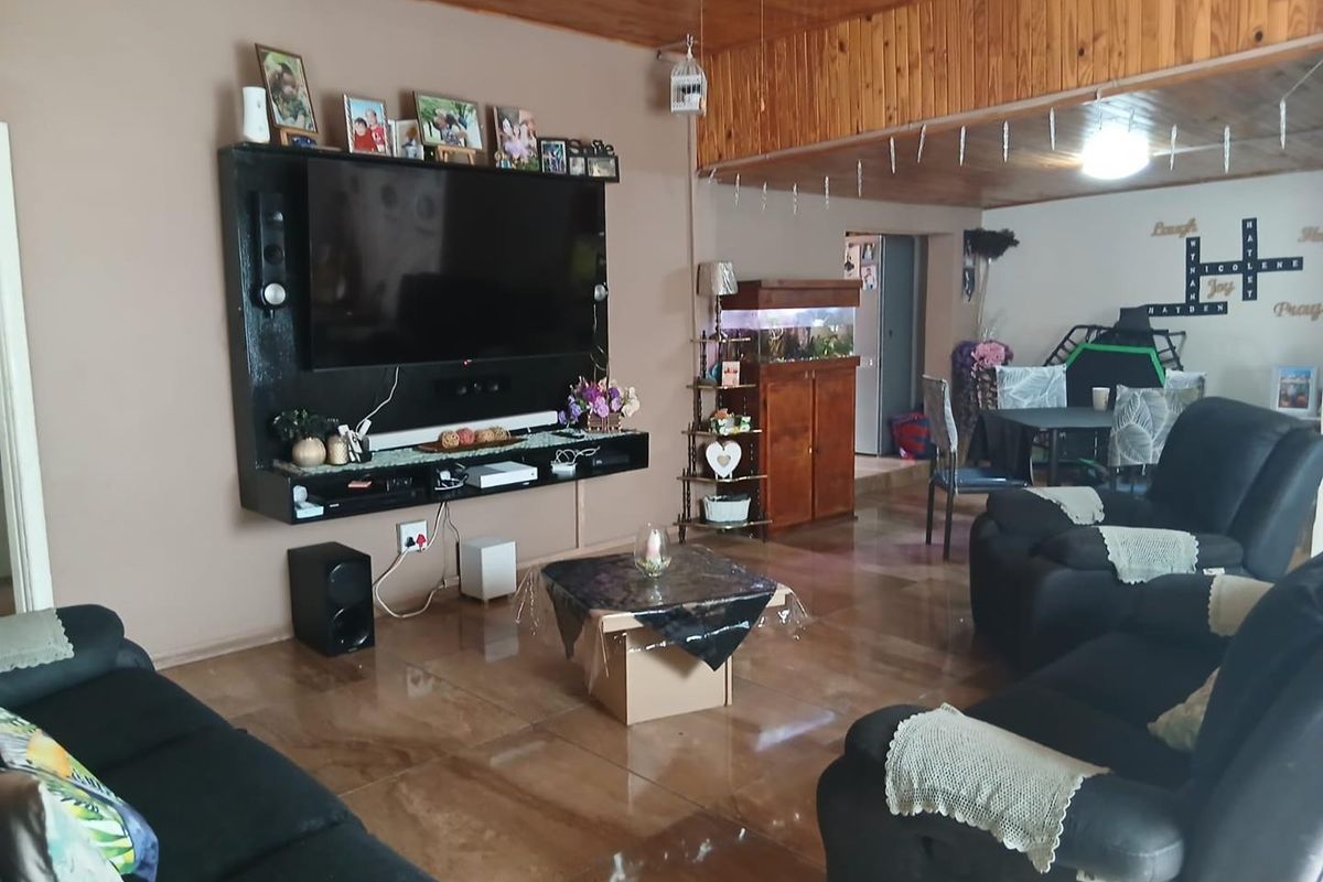 Family Home For Sale with Solar - Photo 5