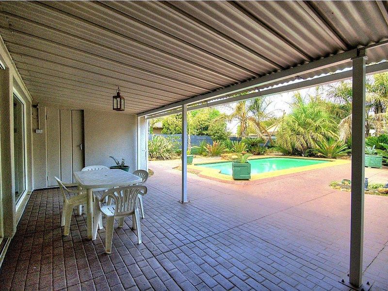 Exceptional property with 2 Dwellings! - Photo 6