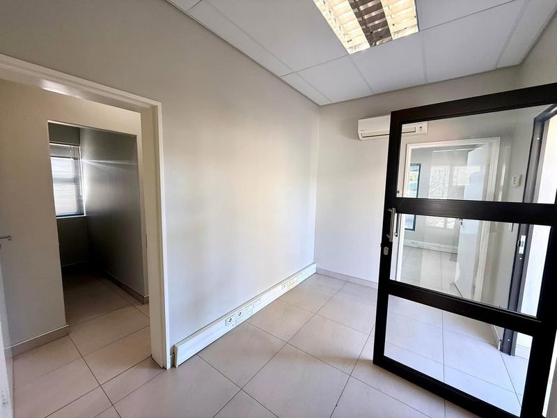 Office Space TO LET in Klein Windhoek - Photo 3